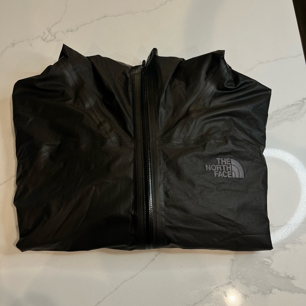 The North Face Men's Black Raincoat - Picture 2 of 4